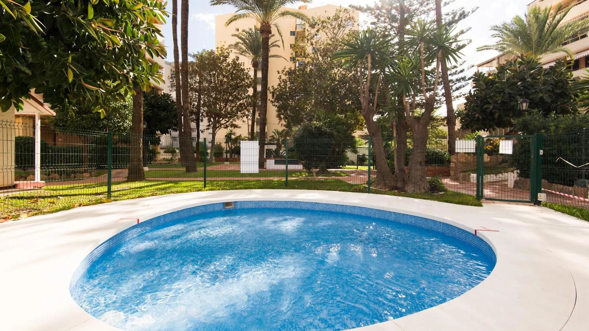 Aloha Torres Carihuela Beach Torremolinos Apartment