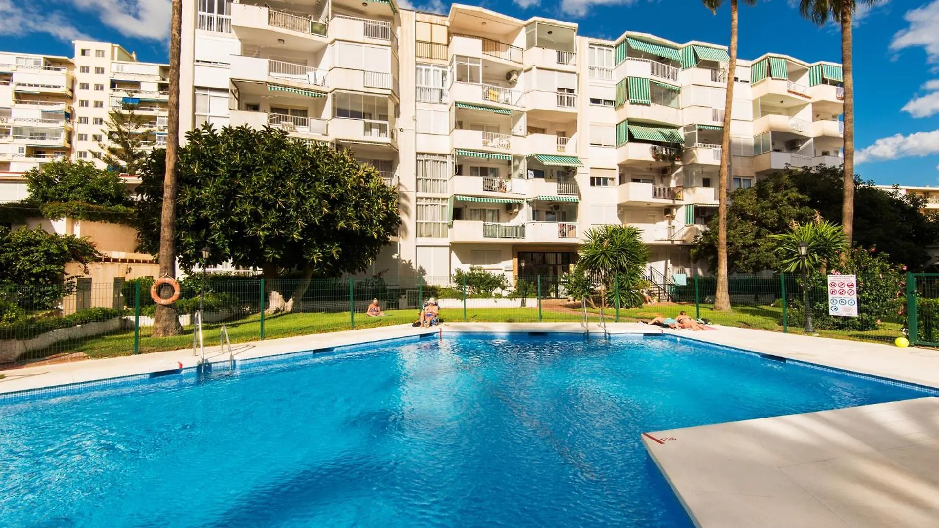 Aloha Torres Carihuela Beach Torremolinos Apartment